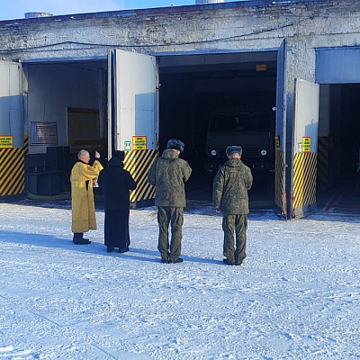 Помощник благочинного Дальнеконстантиновского округа посетил воинскую часть поселка Суроватиха