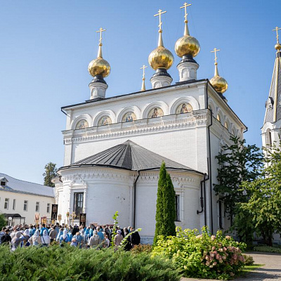 В престольный праздник Городецкого Феодоровского мужского монастыря епископ Городецкий и Ветлужский Парамон совершил Божественную литургию