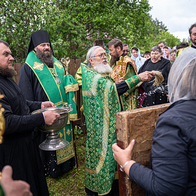 В праздник Святой Троицы епископ Городецкий и Ветлужский Парамон совершил Божественную литургию в храме Пресвятой Живоначальной Троицы с. Троицкое Воскресенского муниципального округа