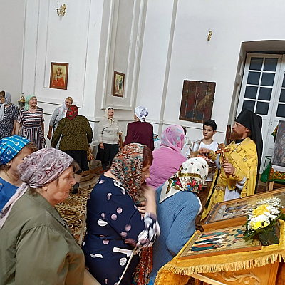 На Архиерейском подворье села Нестиары Воскресенского благочиния отметили престольный праздник Святителя и Чудотворца Николая