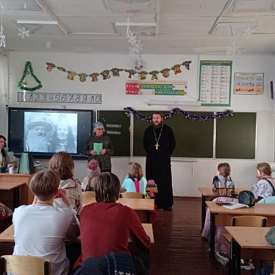 В Воскресной школе Воскресенского Прихода прошла встреча с внучкой расстрелянного в 1938 году протоиерея Павла Зверева