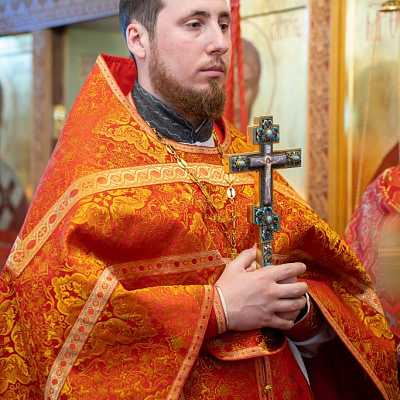 Епископ Городецкий и Ветлужский Парамон совершил Божественную литургию в храме Пресвятой Живоначальной Троицы г. Заволжье
