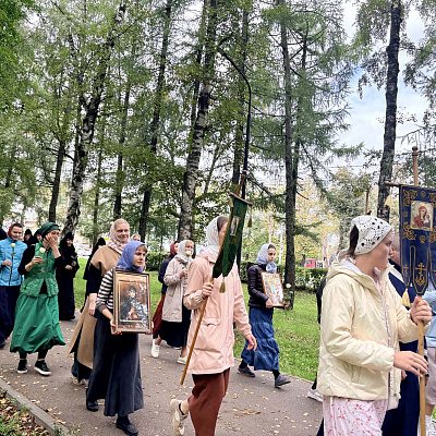 В Нижнем Новгороде состоялся традиционный крестный ход по трем монастырям с иконой Божией Матери «Страстная»