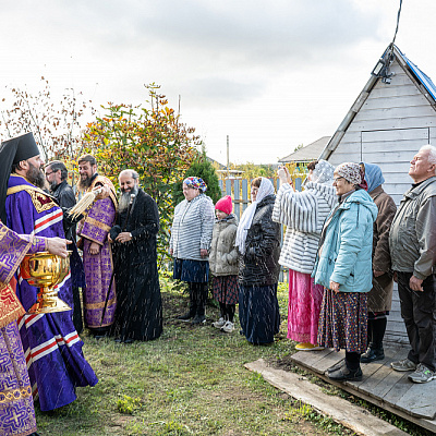 Епископ Городецкий и Ветлужский Парамон совершил освящение креста и купола храма иконы Божией Матери «Знамение» п. Керженец городского округа Семеновский