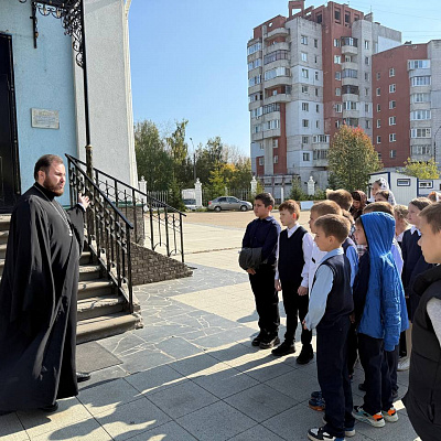 Клирик Московского благочиния провел экскурсию для четвероклассников в рамках курса «Основы православной культуры»