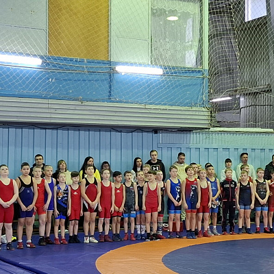 В физкультурно-оздоровительном комплексе поселка Октябрьский прошел Рождественский турнир по греко-римской борьбе