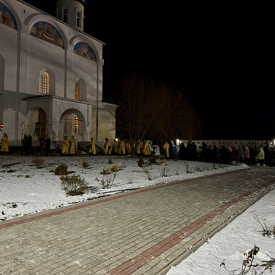Митрополит Владимирский и Суздальский Никандр передал частицу мощей святителя Илариона Суздальского в Свято-Успенскую Флорищеву пустынь