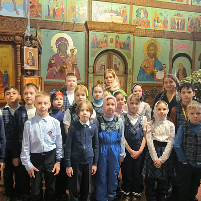 Учащиеся нижегородской школы №100 посетили храм в честь святого мученика Алексия Нейдгардта в Молитовском благочинии