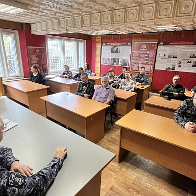 Помощник благочинного Молитовского округа провел духовно-просветительскую встречу с сотрудниками Росгвардии