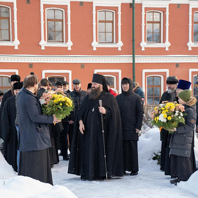 В день памяти святого благоверного великого князя Александра Невского епископ Городецкий и Ветлужский Парамон совершил Божественную литургию в Городецком Феодоровском мужском монастыре