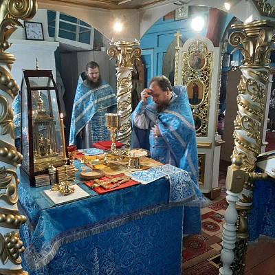 Соборное богослужение в день Празднования Владимирской иконы Божией Матери в Светлом