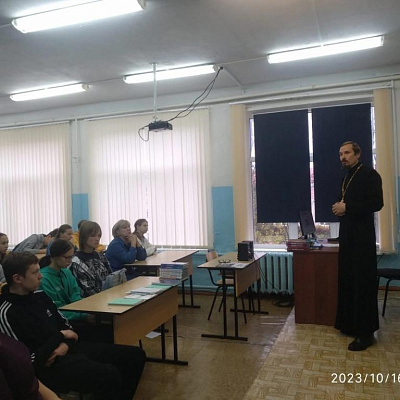 Кинолекторий в Шаранге 