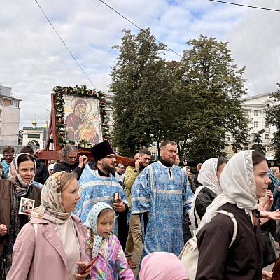В Нижнем Новгороде состоялся традиционный крестный ход по трем монастырям с иконой Божией Матери «Страстная»