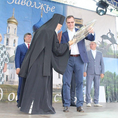 Епископ Городецкий и Ветлужский Августин принял участие в торжествах посвященным 69-летию города Заволжья