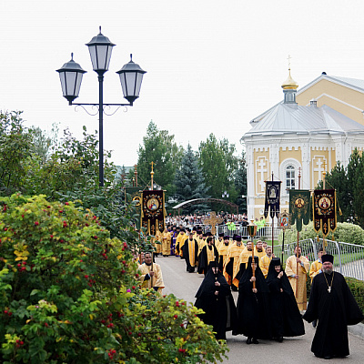 Епископ Городецкий и Ветлужский Парамон принял участие в торжественной встрече ковчега с десницей святителя Спиридона Тримифунтского с острова Корфу в Серафимо-Дивеевском монастыре
