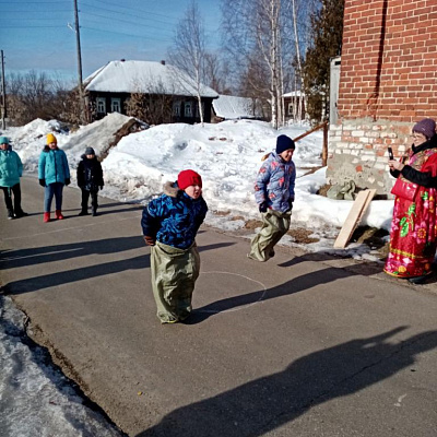 6 марта в воскресной школе при храме в честь Рождества Пресвятой Богородицы село Хохлома по благословению настоятеля храма иерея Андрея Махини прошла игровая программа ' Веселая Масленица"