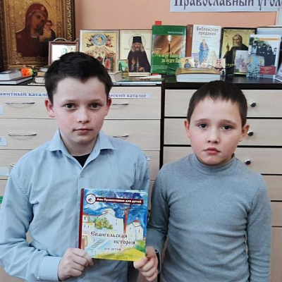 В рамках празднования Дня православной книги в Шарангском благочинии проходит традиционный марафон "Читаем православную книгу"