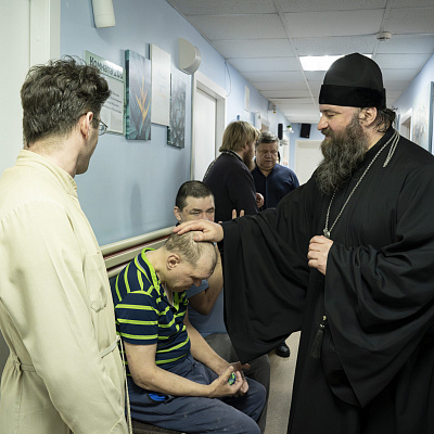 Епископ Парамон поздравил с Пасхой Христовой сотрудников и пациентов психоневрологического интерната