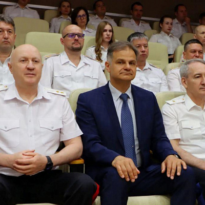 Руководитель отдела культуры Нижегородской епархии поздравил сотрудников областного ГУ МВД с Днем России