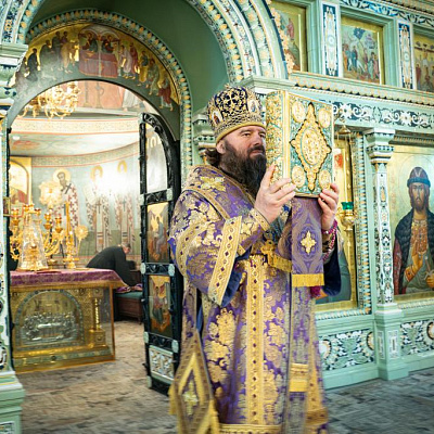 В канун Недели 5-й Великого поста епископ Городецкий и Ветлужский Парамон совершил Всенощное бдение в Городецком Феодоровском мужском монастыре