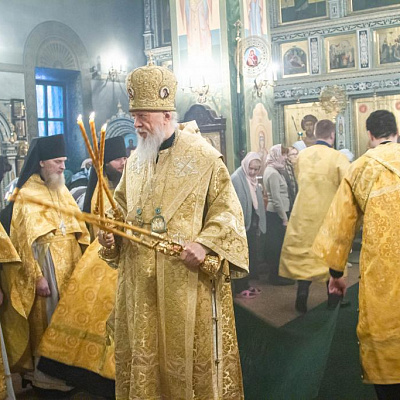 В Неделю 32-ю по Пятидесятнице епископ Городецкий и Ветлужский Августин совершил Божественную литургию в Феодоровском кафедральном соборе