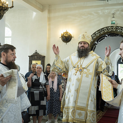 В день престольного праздника епископ Городецкий и Ветлужский Парамон совершил Божественную литургию в храме святителя Николая Чудотворца р.п. Красные Баки
