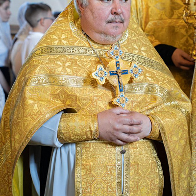 Епископ Городецкий и Ветлужский Парамон совершил Божественную литургию в храме Всех Святых г. Семенов