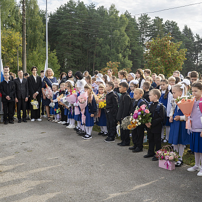Епископ Городецкий и Ветлужский Парамон совершил молебен на начало нового учебного года в Заволжской православной гимназии