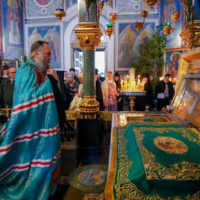 В канун Пятидесятницы глава Нижегородской митрополии совершил вечернее богослужение в Дивеевском монастыре