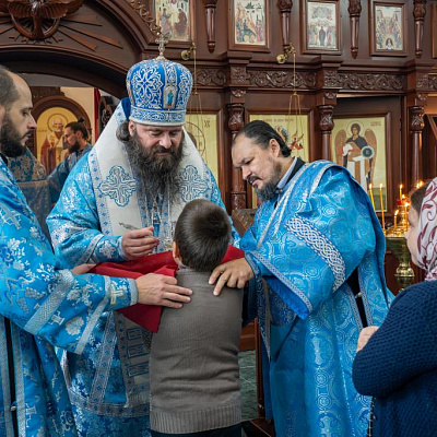 В праздник Иверской иконы Божией Матери епископ Городецкий и Ветлужский Парамон совершил Божественную литургию в храме Вознесения Господня р.п. Ковернино