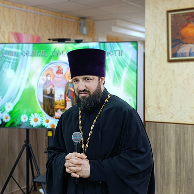 В культурно-просветительском центре «Свято-Никольский» состоялся концерт, приуроченный ко Дню семьи, любви и верности