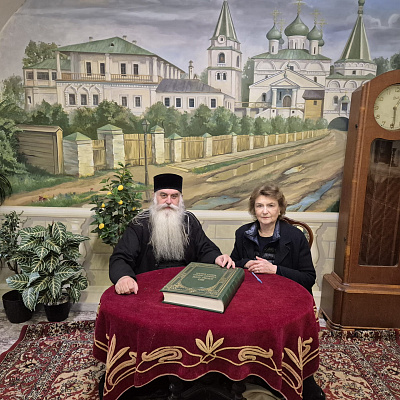 Всемирно известный историк Наталия Нарочницкая посетила Вознесенский Печерский монастырь в Нижнем Новгороде