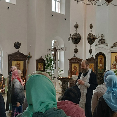 В Воскресенском благочинии молитвенно почтили 40-й день преставления иерея Андрея Гущина