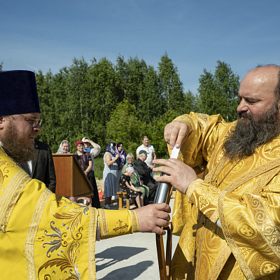 Епископ Парамон совершил чин основания храма в честь святителя Луки Крымского в рабочем поселке Первомайский