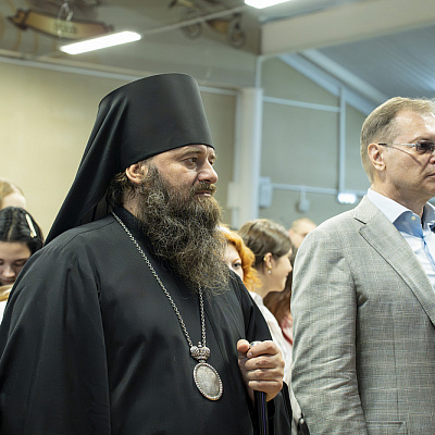 В День знаний епископ Городецкий и Ветлужский Парамон принял участие в линейке в Городецком губернском колледже