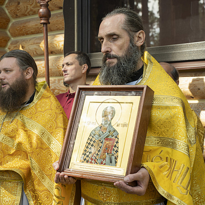 В престольный праздник епископ Городецкий и Ветлужский Парамон совершил Божественную литургию в храме святителя Николая Чудотворца д. Б. Суходол