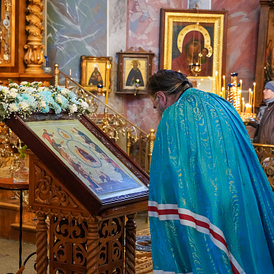 Управляющий Нижегородской епархией возглавил в Серафимо-Дивеевском монастыре утреню с акафистом Пресвятой Богородице