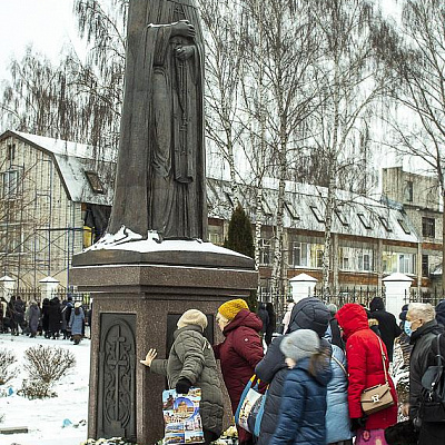 Епископ Городецкий и Ветлужский Августин возглавил традиционный Александро-Невский крестный ход по Городцу