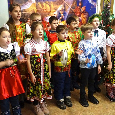 16 января в приходской Воскресной школе при храме в честь Святой Великомученицы Екатерины г. Ветлуги дети снова обратились к истории Рождества Христова. 