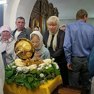 В храме Трёх Святителей города Урень состоялась встреча ковчега с частицей мощей святого праведного Алексея Бортсурманского
