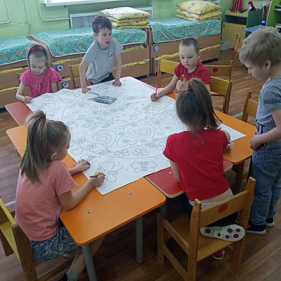 В подготовительной группе «Божьи коровки» детского сада «Теремок» прошли мероприятия, посвященные празднику Пасхи 