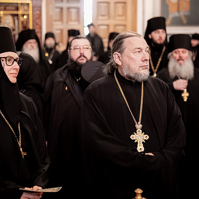 Сонм архипастырей Русской Православной Церкви совершил богослужения в Свято-Троицком Серафимо-Дивеевском монастыре