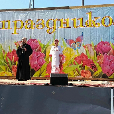 Настоятель Никольской церкви поселка Тоншаево поздравил жителей деревни Гагаринское с Днем деревни