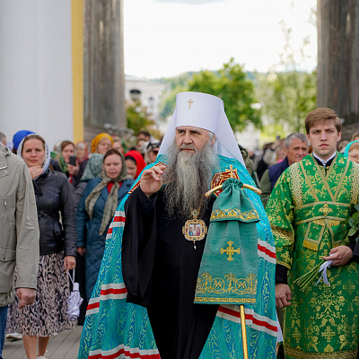 В канун Пятидесятницы глава Нижегородской митрополии совершил вечернее богослужение в Дивеевском монастыре