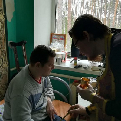 Настоятель храма Воздвижения Честного и Животворящего Креста Господня п.Тонкино иерей Владимир Курдин посетил дом интернат для пожилых людей