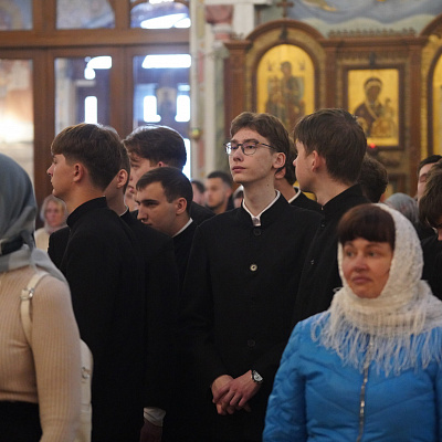 Глава Нижегородской митрополии совершил Божественную литургию в Александро-Невском кафедральном соборе Нижнего Новгорода