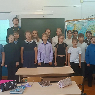 Учащиеся Михаленинской школы встретились с помощником благочинного Варнавинского округа по образованию