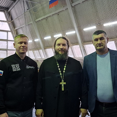 В физкультурно-оздоровительном комплексе поселка Октябрьский прошел Рождественский турнир по греко-римской борьбе