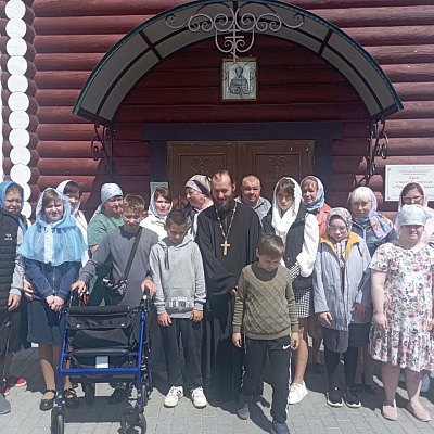 Для подопечных центра социального обслуживания населения Дальнеконстантиновского района проведена экскурсия по храму