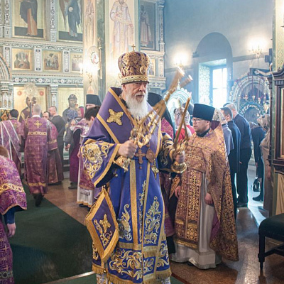 В Неделю Крестопоклонную епископ Городецкий и Ветлужский Августин совершил Божественную литургию в Феодоровском кафедральном соборе Городца